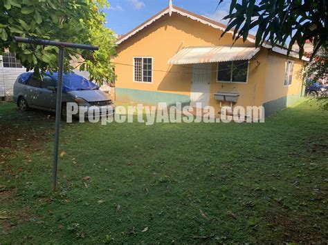House For Sale in Rhyne Park Village, St. James Jamaica.